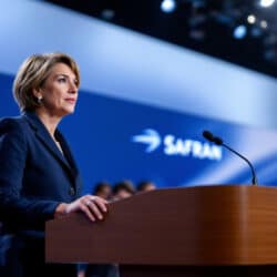 dans cet article, sandrine rousseau répond aux critiques formulées par le pdg de safran concernant l'avenir de l'aviation. découvrez ses analyses sur les défis environnementaux et économiques auxquels le secteur doit faire face, ainsi que ses propositions pour une aviation durable et responsable.